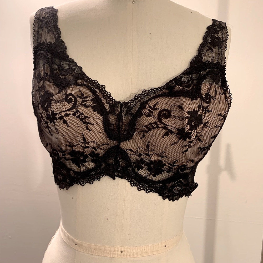 Victoria’s Secret Lace Bra 34C with tags